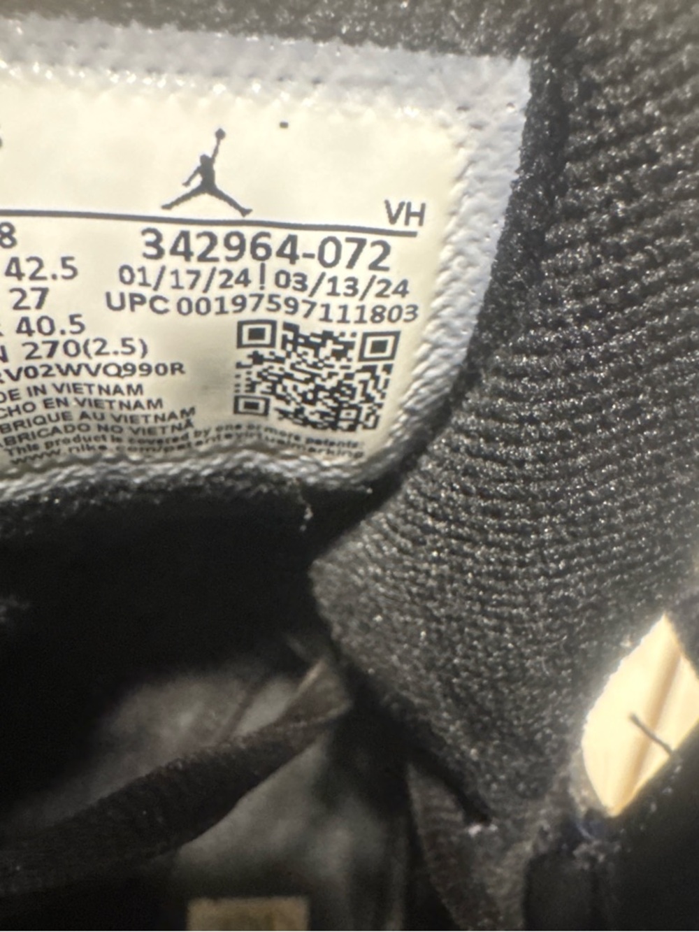Jordan Black Sneaker with Gold Jumpman Accent - Picture 4 of 6